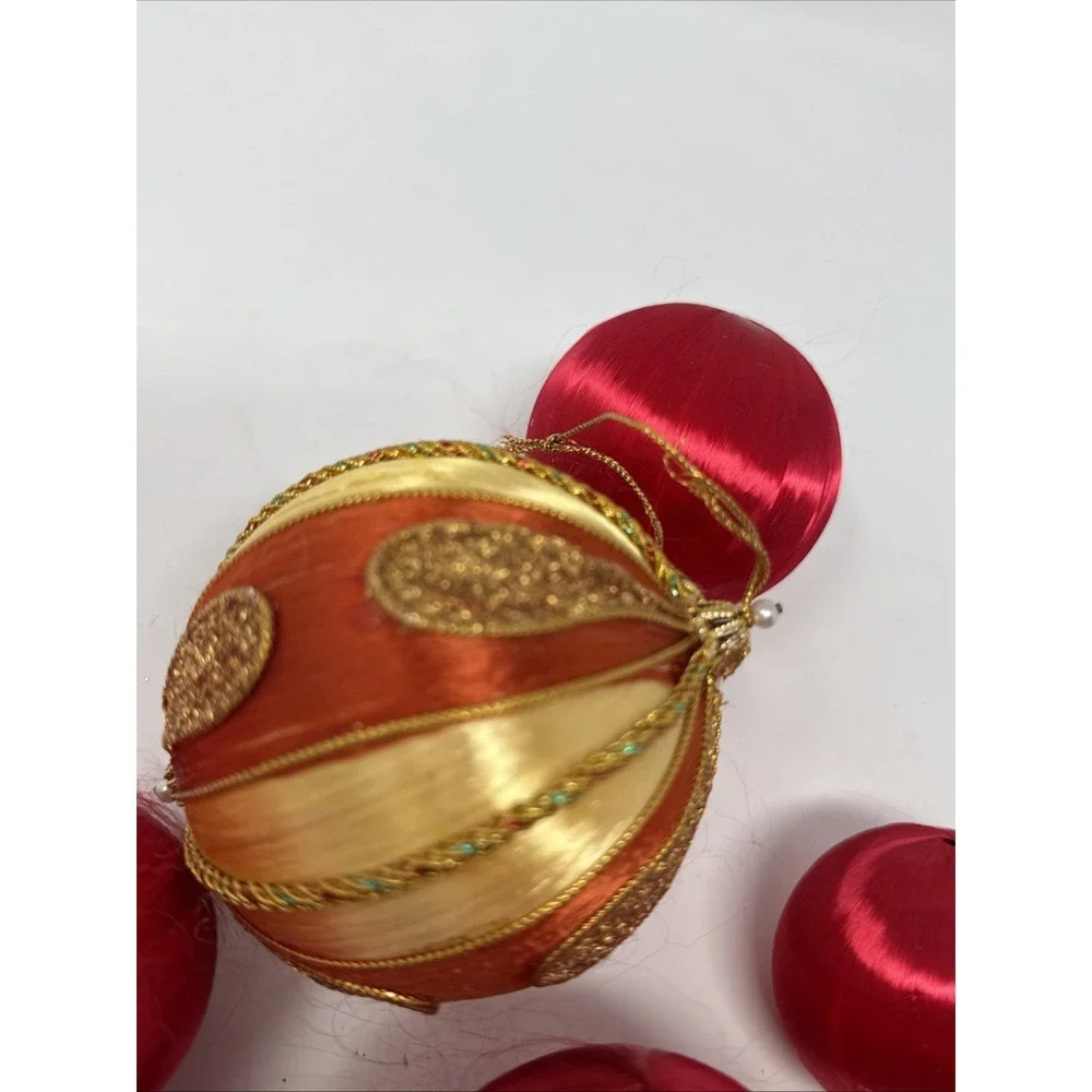 Vintage‎ Christmas Ornaments 10 Unbreakable Satin Sheen Red Gold
